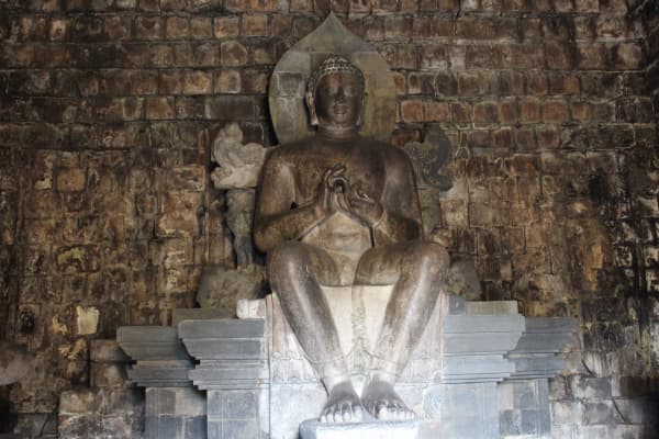 Estatua de Dhyani Buddha Vairocana